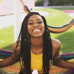 Meet your Posher, Kayla